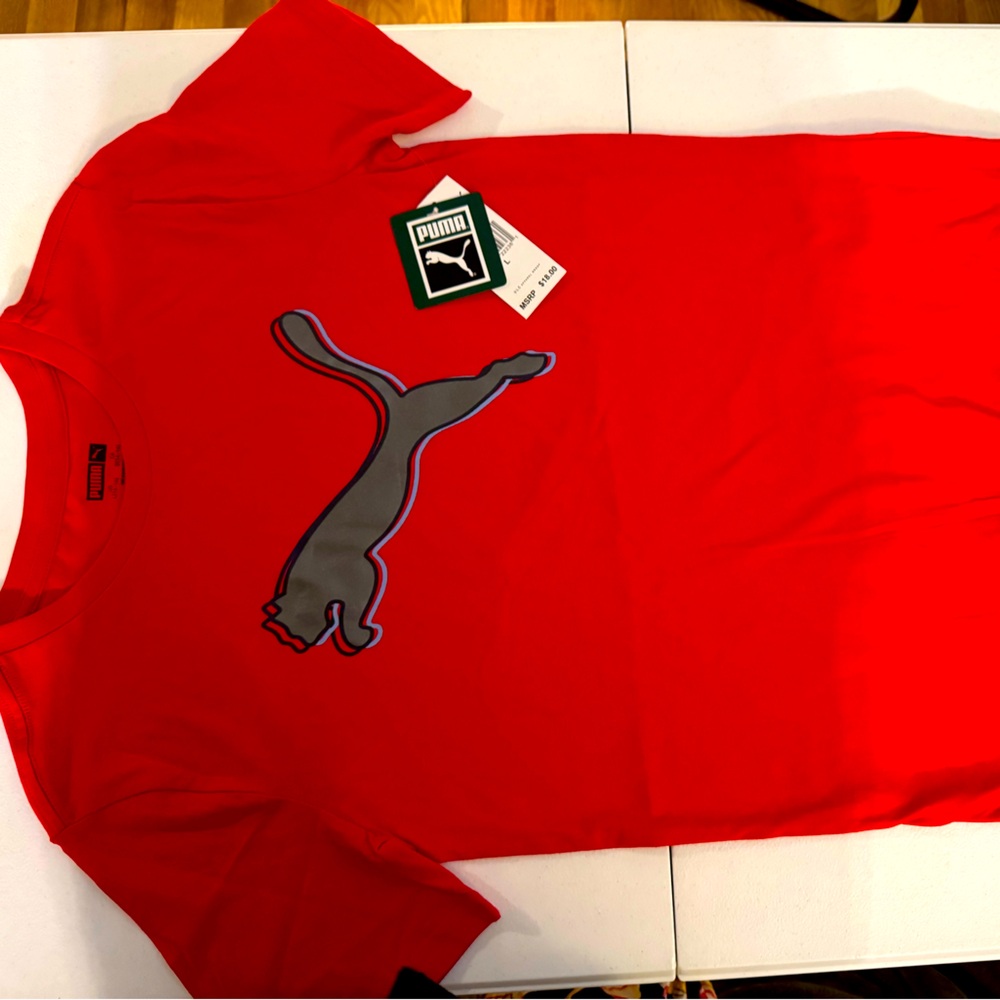 Boys large 14/16 puma t-shirt red silver blue outline.